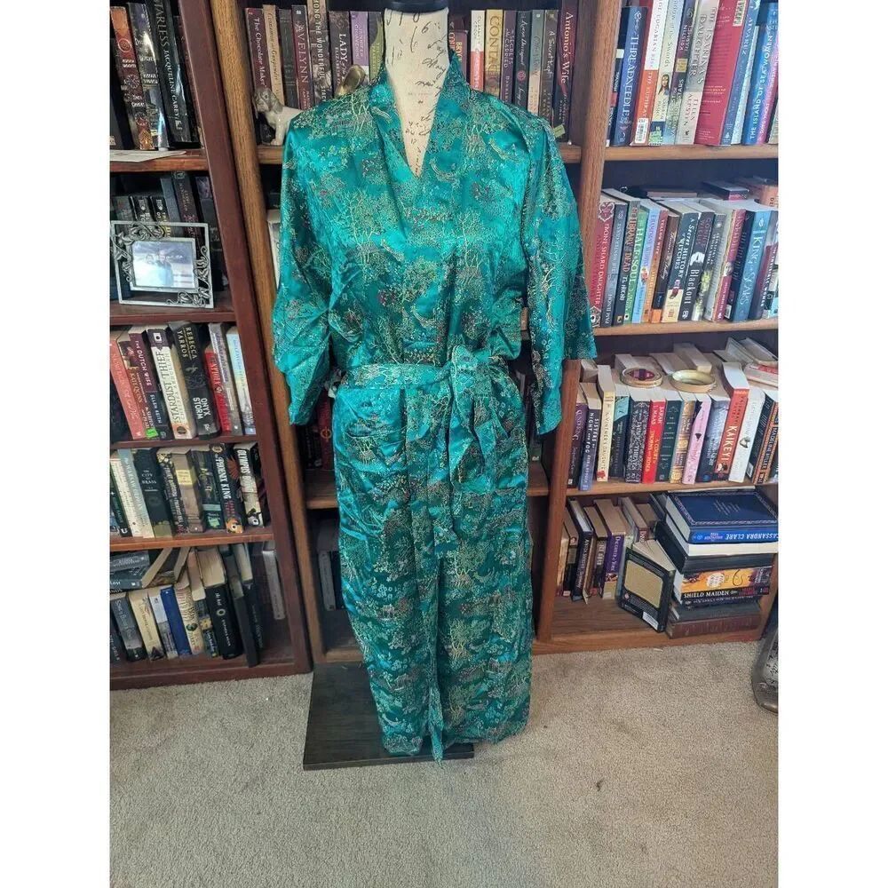 Vintage One Size Women’s Turquoise Japanese Belted Kimono Print Robe
